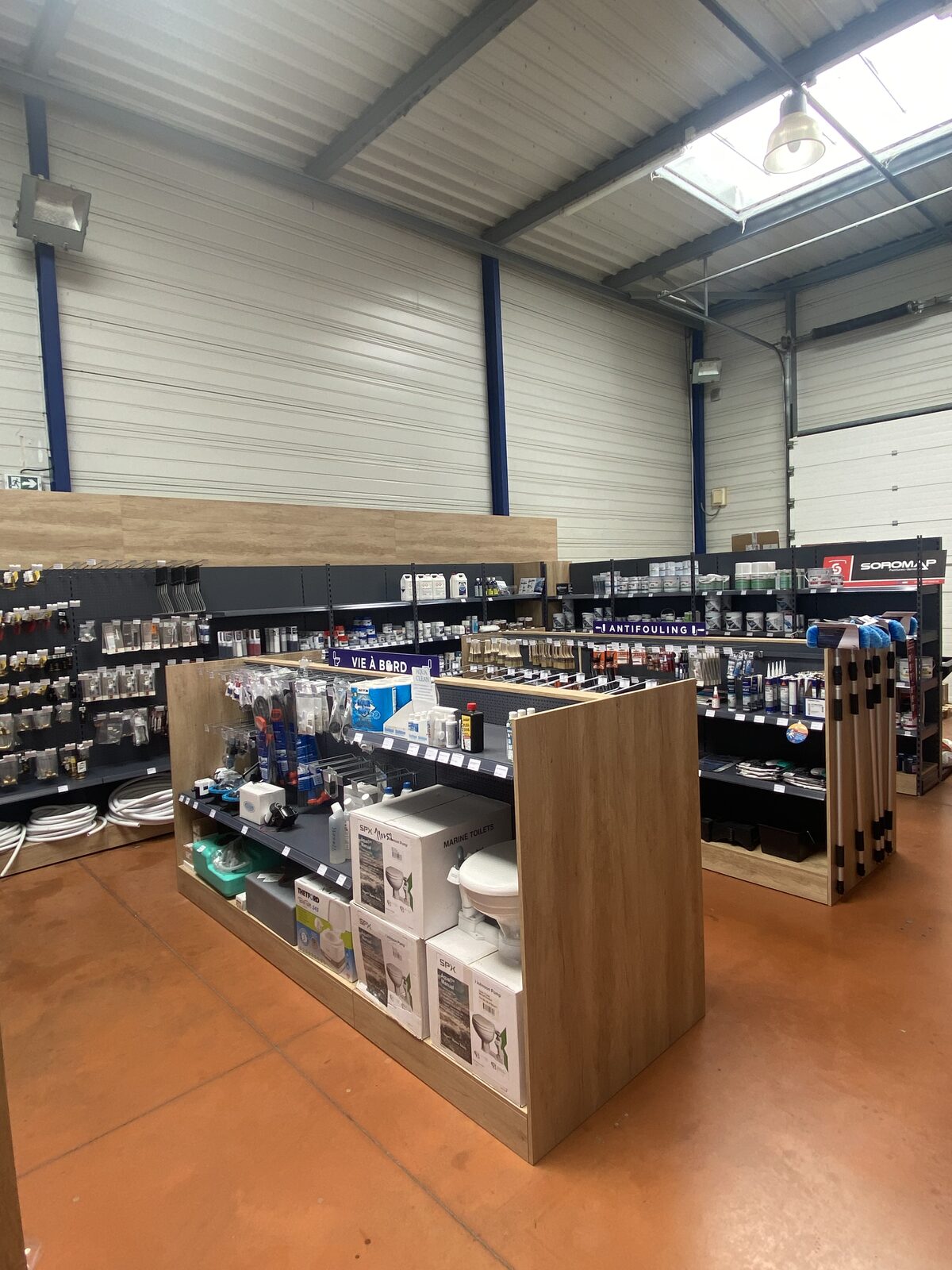 Vue d'ensemble du magasin — Magasin Cabesto Clinique du Bateau Saint-Cyprien